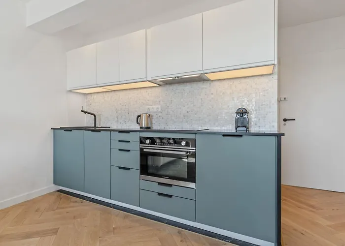 Modern With Kitchen In Prime Location דירה *